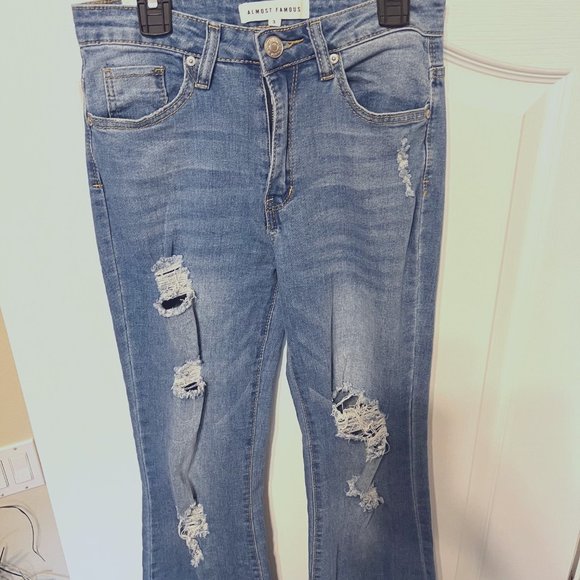 Almost Famous Flare Leg junior jeans with holes - Picture 2 of 9